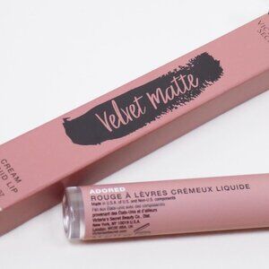 nwt Victoria's Secret adored cream lip matte lip kit